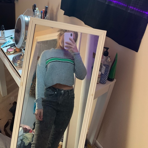 Forever 21 cropped sweatshirt - Picture 1 of 1